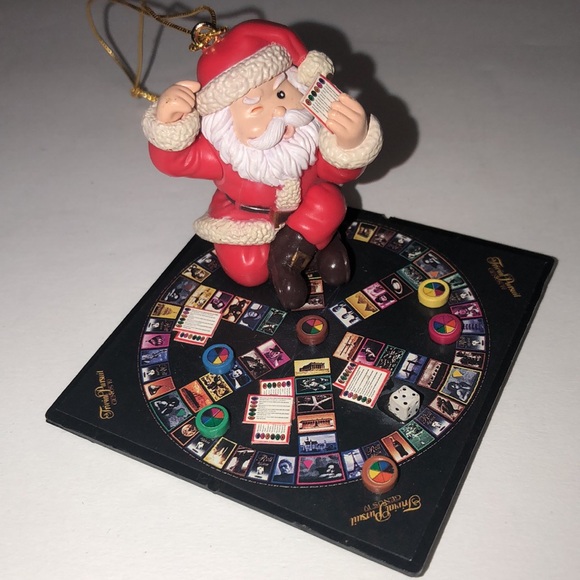 VINTAGE 1997 Santa playing Trivial Pursuit Ornament - Picture 4 of 6